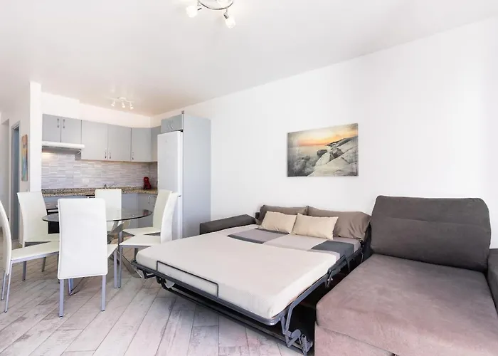 Bright&elegant Duplex With Terrace&pool, Just Steps From Puerto Colón *