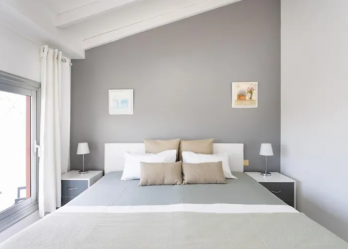 Apartamento Bright&elegant Duplex With Terrace&pool, Just Steps From Puerto Colón