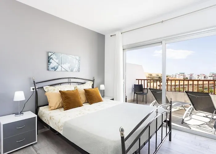 Apartamento Bright&elegant Duplex With Terrace&pool, Just Steps From Puerto Colón *