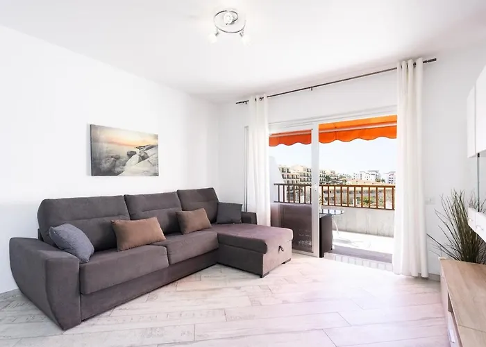 Bright&elegant Duplex With Terrace&pool, Just Steps From Puerto Colón
