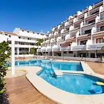Bright & Elegant Duplex With Terrace And Pool, Just Steps From Puerto Colon Lejlighed *