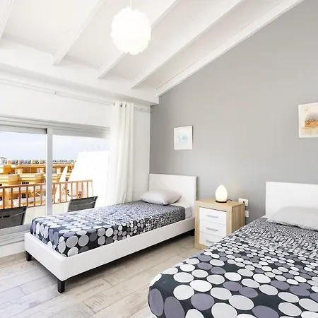 Bright & Elegant Duplex With Terrace And Pool, Just Steps From Puerto Colon Lejlighed Costa Adeje (Tenerife)