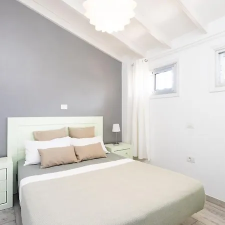 Lejlighed Bright & Elegant Duplex With Terrace And Pool, Just Steps From Puerto Colon