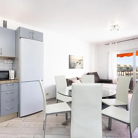 Bright & Elegant Duplex With Terrace And Pool, Just Steps From Puerto Colon Lejlighed *