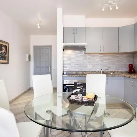 Bright & Elegant Duplex With Terrace And Pool, Just Steps From Puerto Colon * 아데제