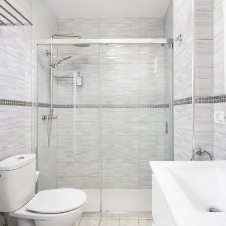 公寓 Bright & Elegant Duplex With Terrace And Pool, Just Steps From Puerto Colon
