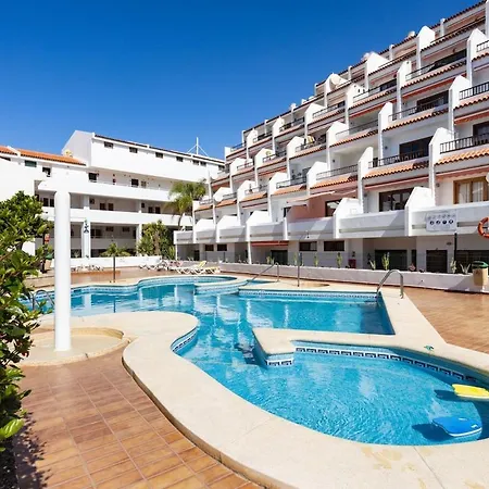 Bright & Elegant Duplex With Terrace And Pool, Just Steps From Puerto Colon 公寓 *