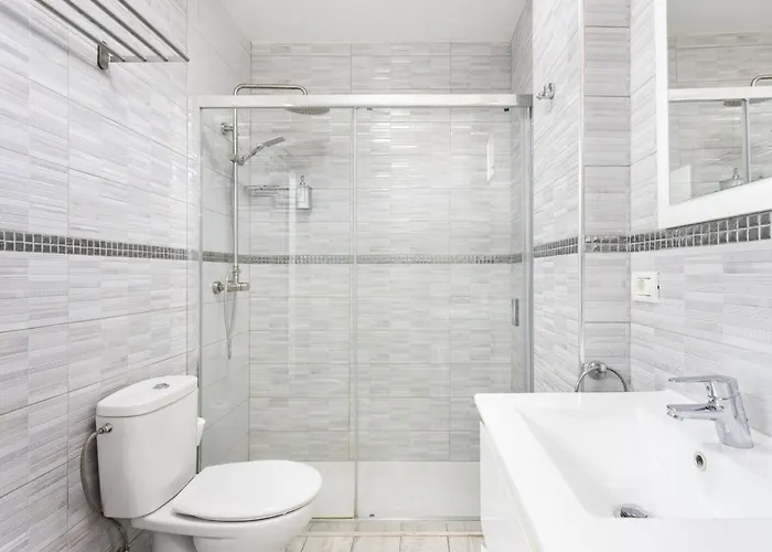 Daire Bright & Elegant Duplex With Terrace And Pool, Just Steps From Puerto Colon