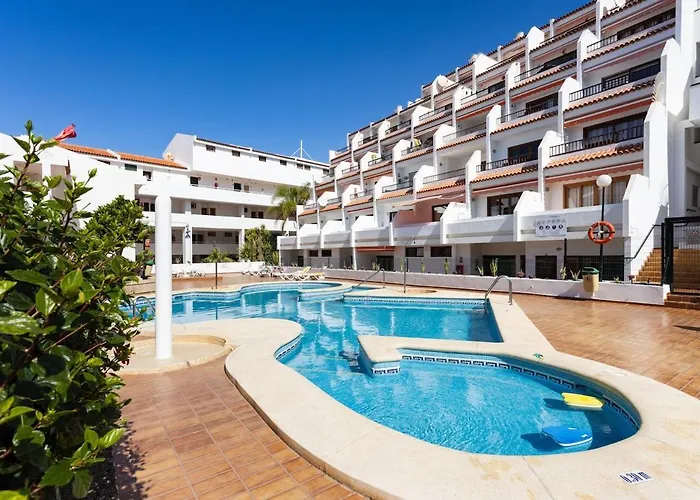 Bright & Elegant Duplex With Terrace And Pool, Just Steps From Puerto Colon Lejlighed *