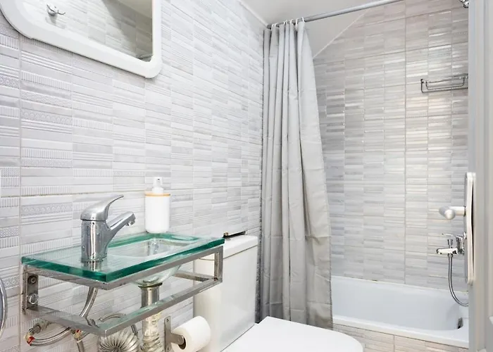 Daire Bright & Elegant Duplex With Terrace And Pool, Just Steps From Puerto Colon *